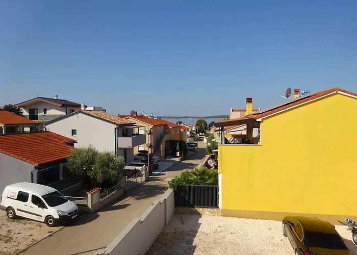 Vakantiehuis In With Swimming Pool